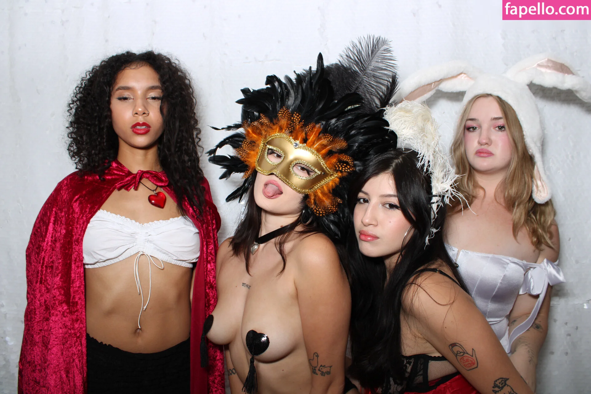 Photobox Flashes Onlyfans Photo Gallery 