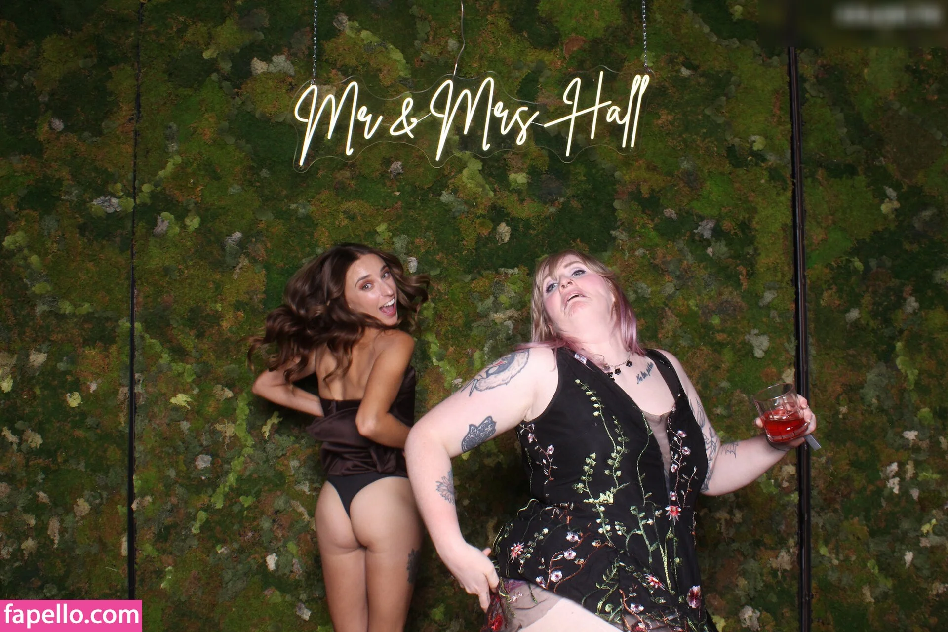 Photobox Flashes Onlyfans Photo Gallery 