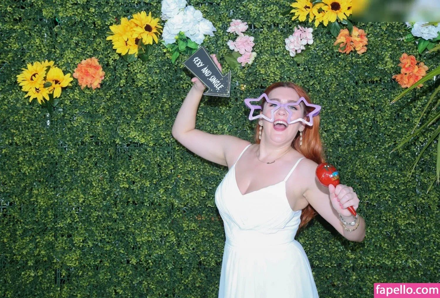 Photobox Flashes Onlyfans Photo Gallery 