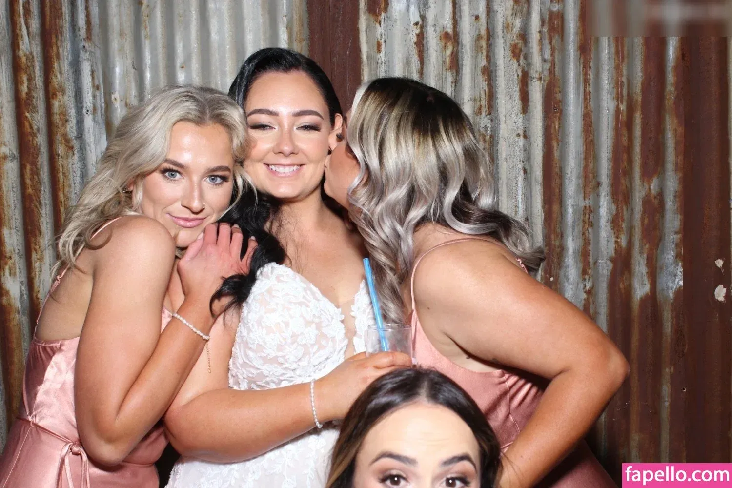 Photobox Flashes Onlyfans Photo Gallery 