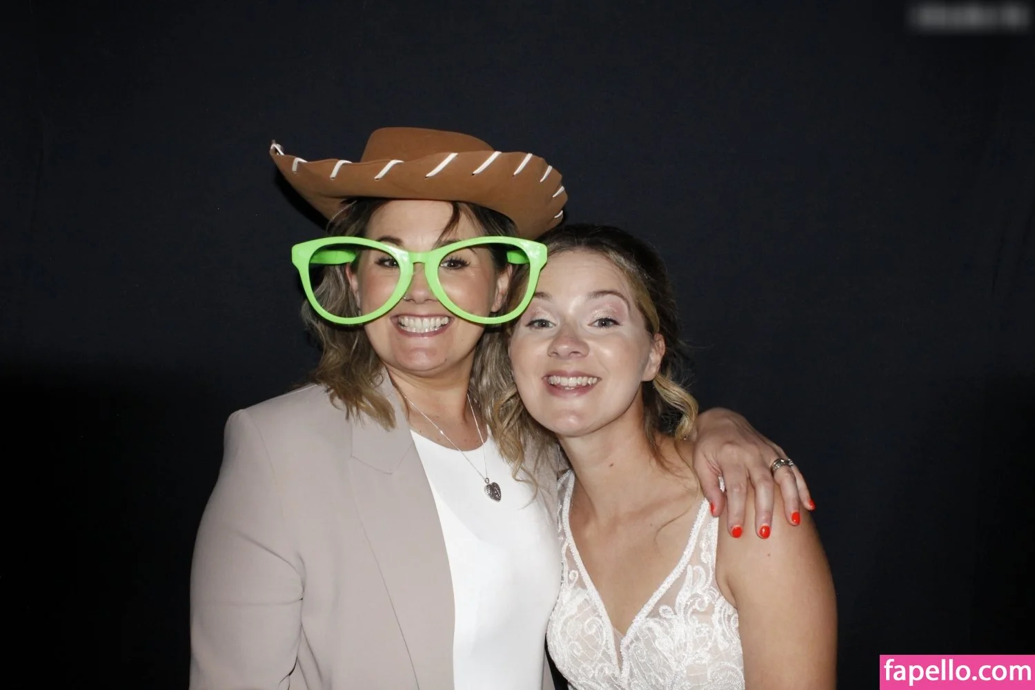 Photobox Flashes Onlyfans Photo Gallery 