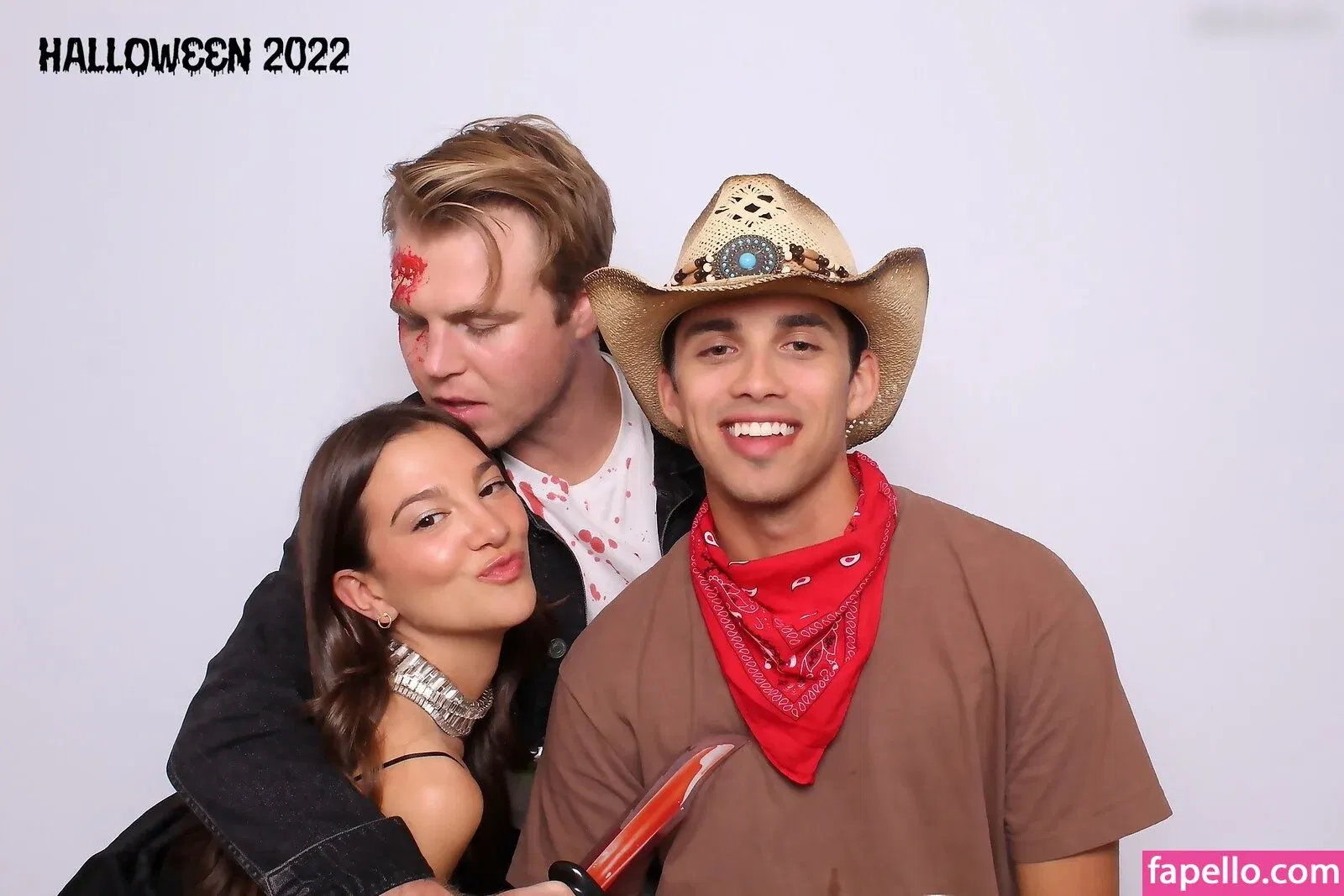 Photobox Flashes Onlyfans Photo Gallery 