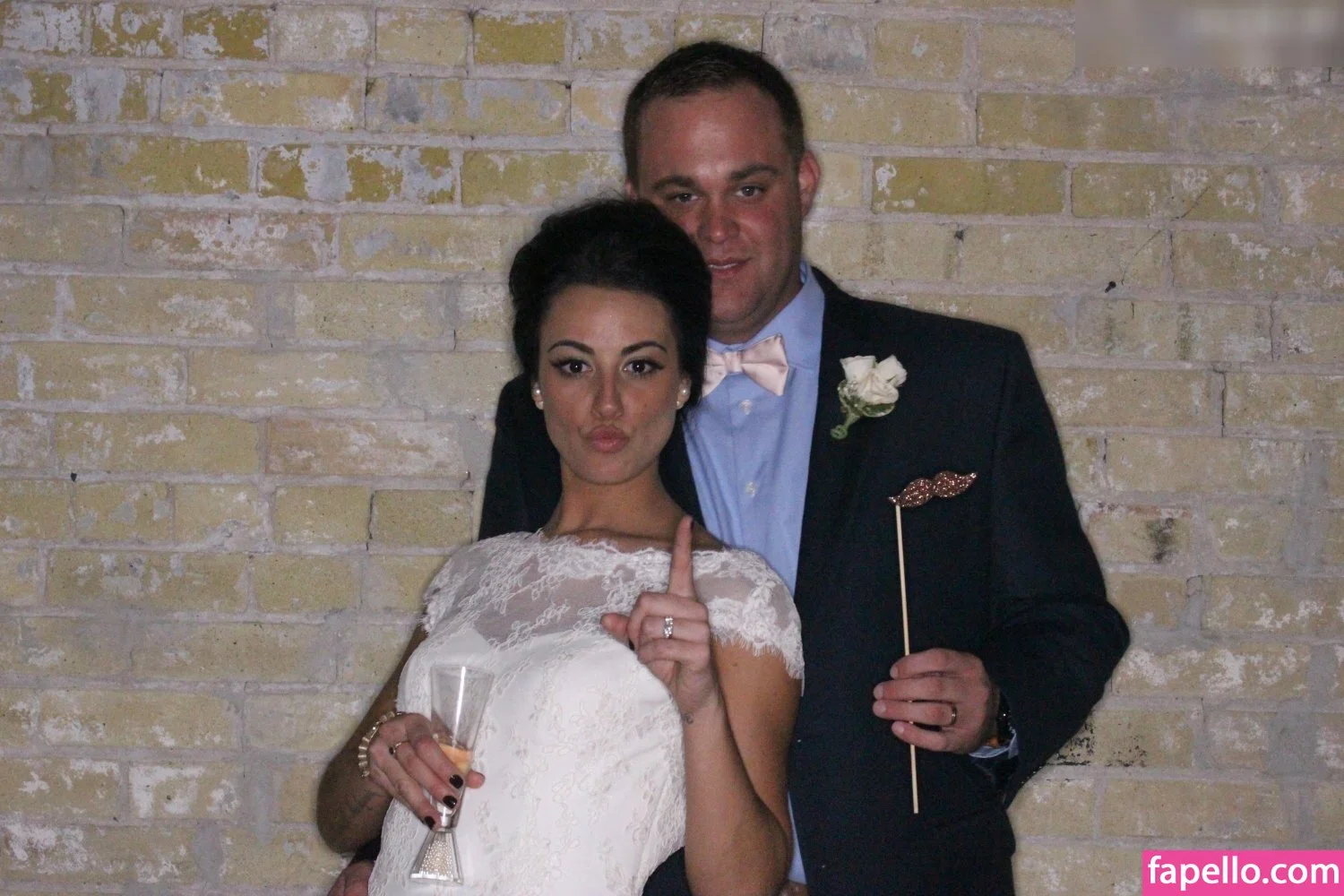 Photobox Flashes Onlyfans Photo Gallery 