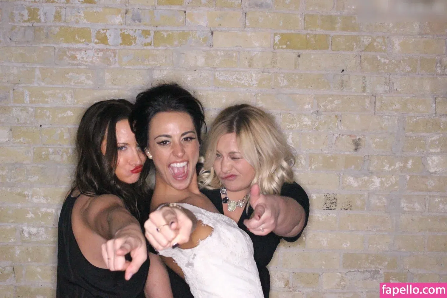 Photobox Flashes Onlyfans Photo Gallery 