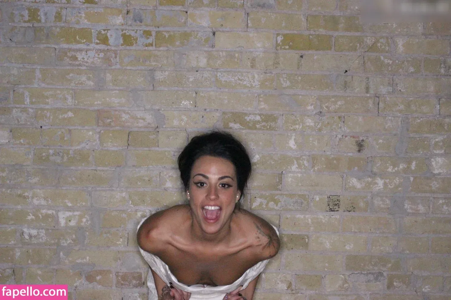 Photobox Flashes Onlyfans Photo Gallery 