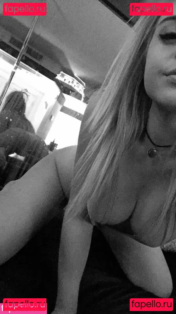 Chelsea Vundaland Onlyfans Photo Gallery 