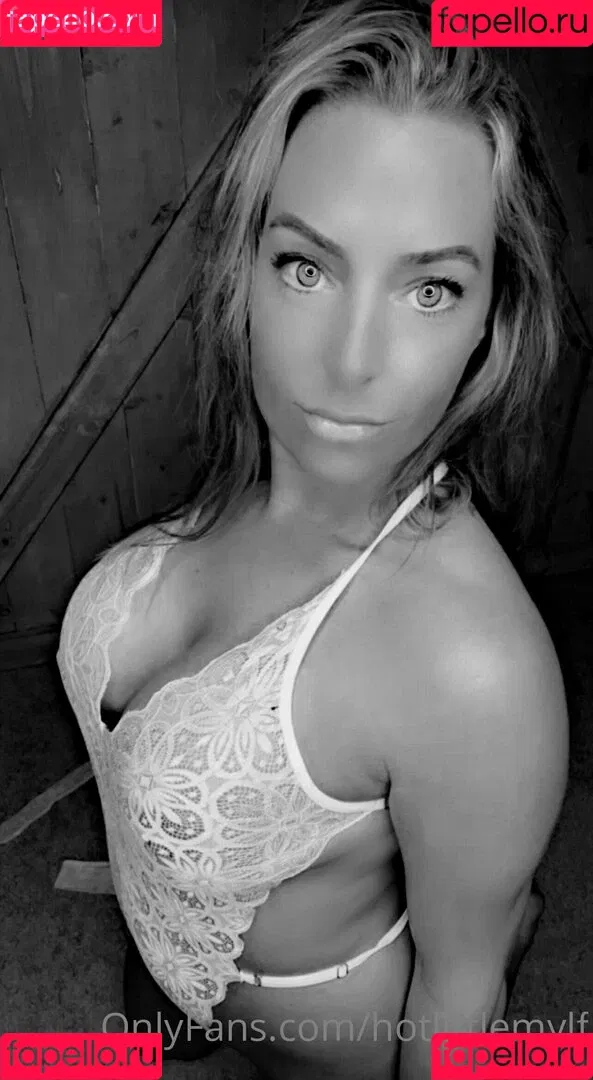 hotlittlemylf Onlyfans Photo Gallery 