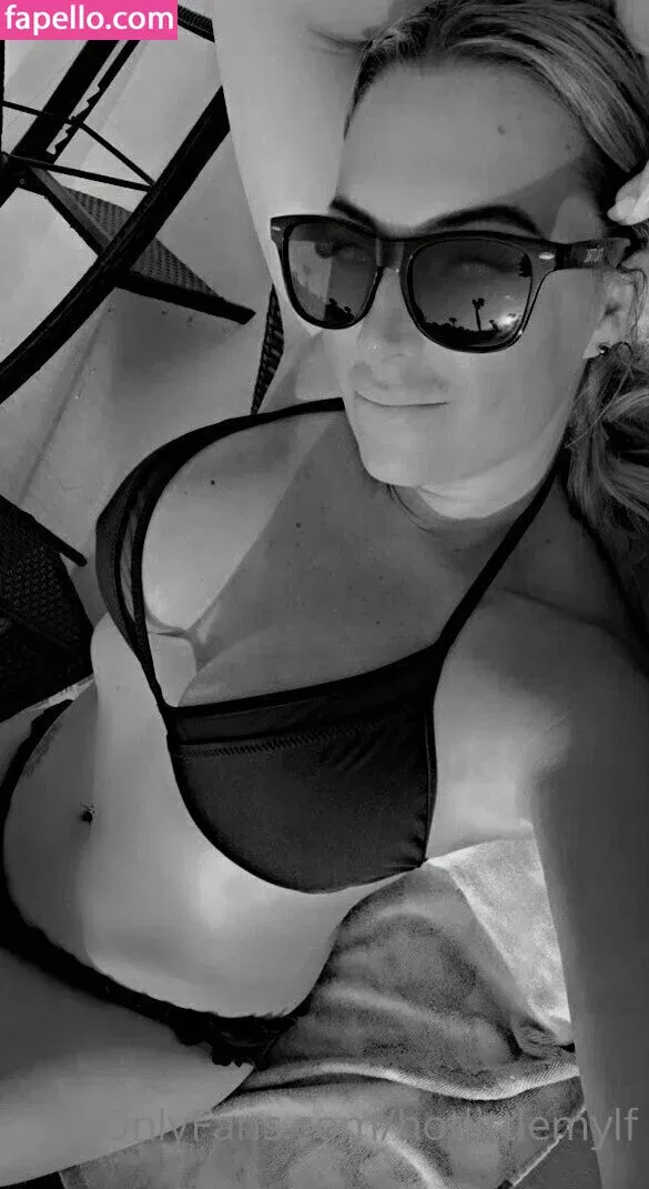 hotlittlemylf Onlyfans Photo Gallery 