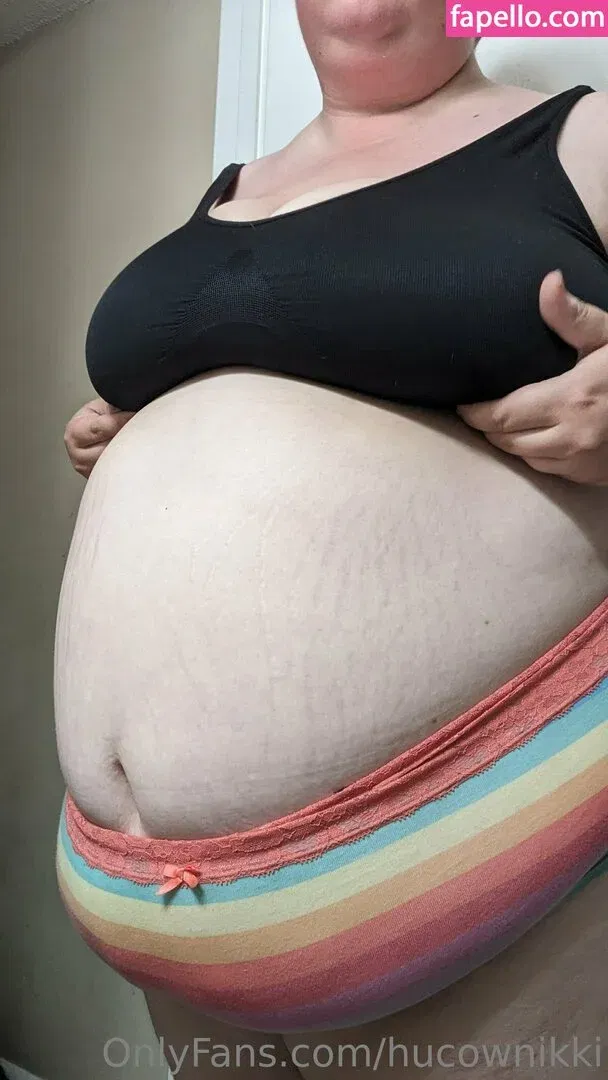 hucownikki Onlyfans Photo Gallery 