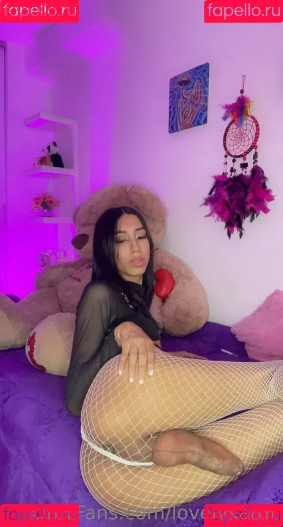 lovelykaroll Onlyfans Photo Gallery 