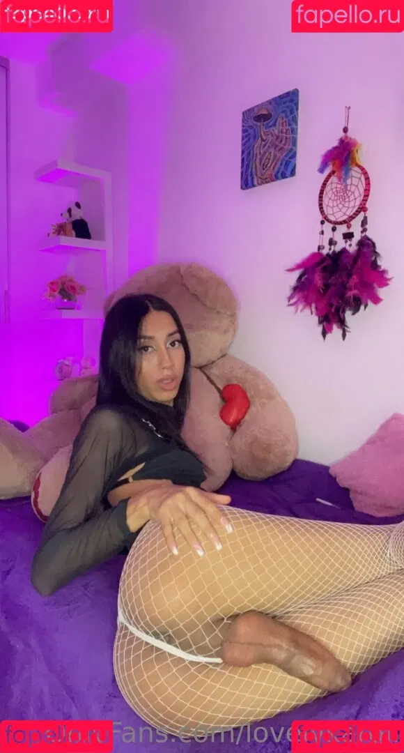 lovelykaroll Onlyfans Photo Gallery 