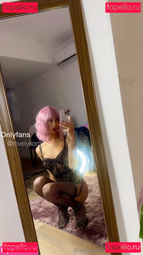 lovelykaroll Onlyfans Photo Gallery 