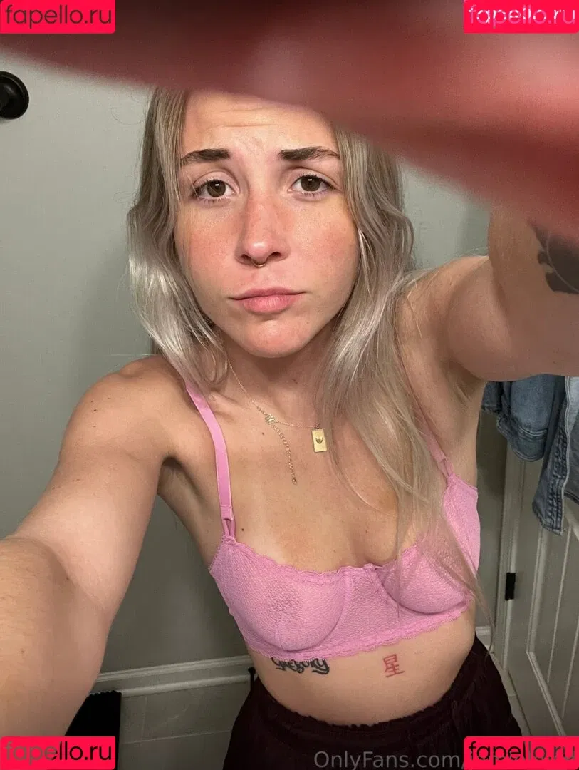 DakotaDivilla Onlyfans Photo Gallery 
