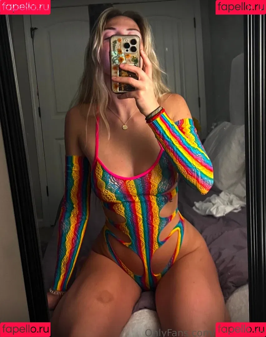 DakotaDivilla Onlyfans Photo Gallery 