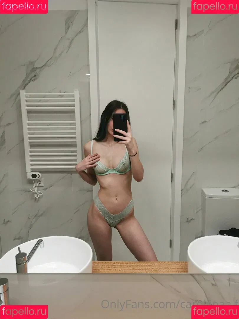caroliinaa.f Onlyfans Photo Gallery 