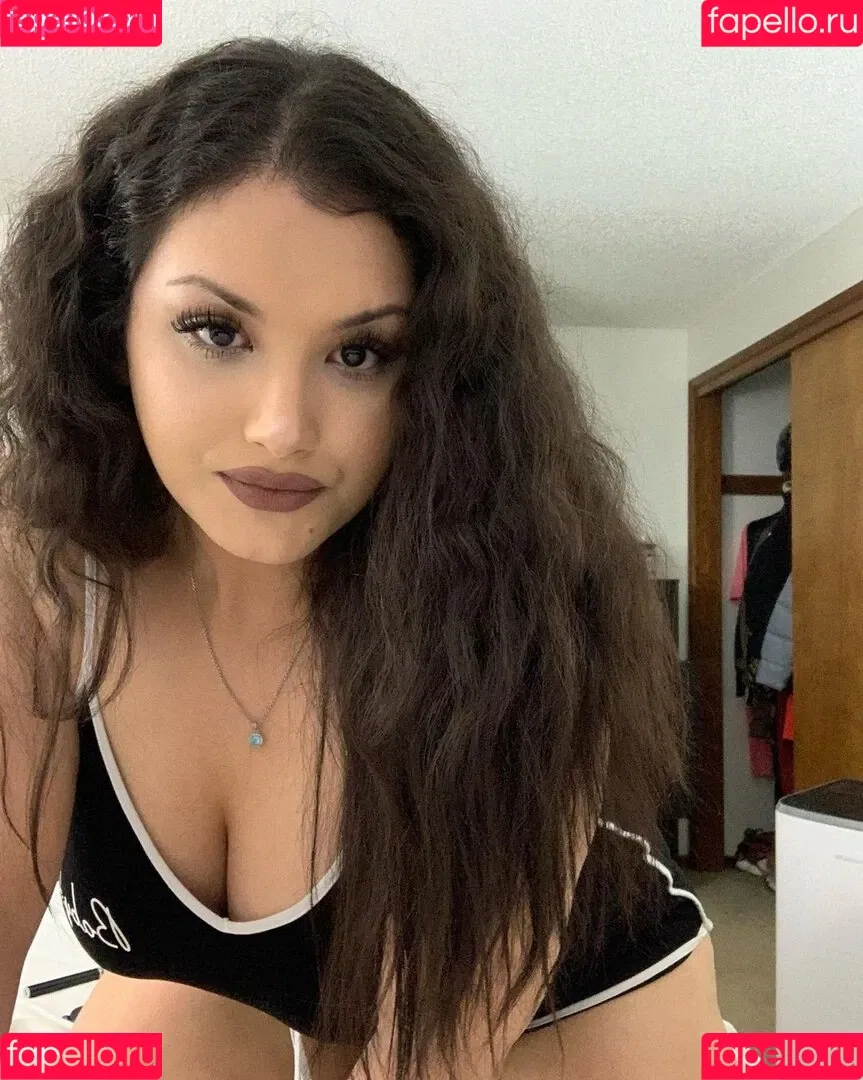 Mia Lombardi Onlyfans Photo Gallery 