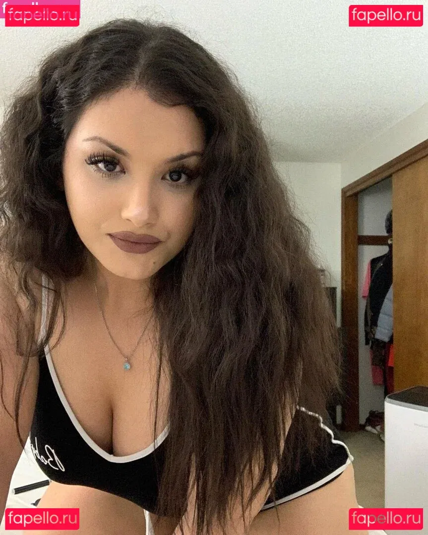 Mia Lombardi Onlyfans Photo Gallery 