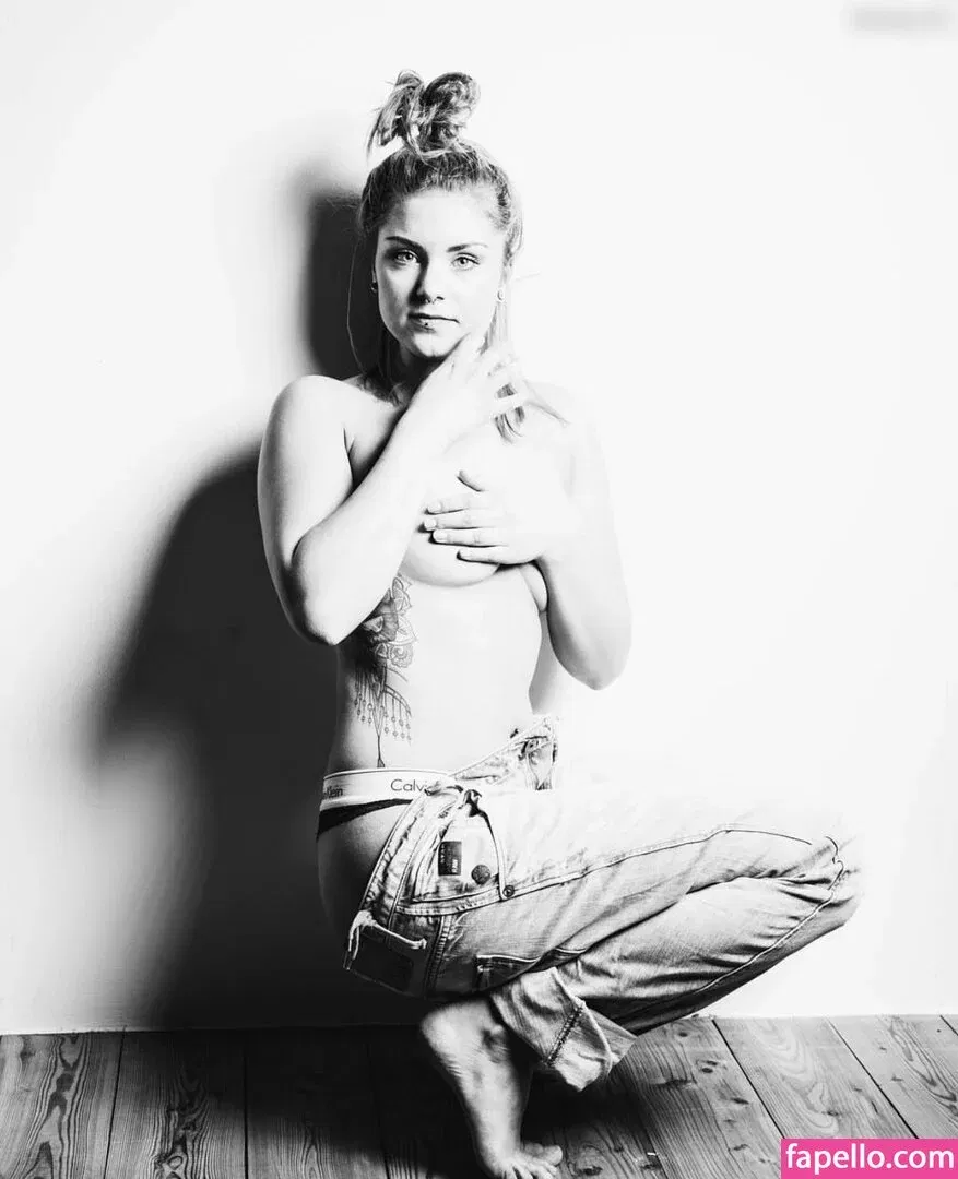 Is.mir.relativ Onlyfans Photo Gallery 