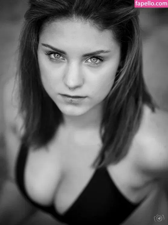 Is.mir.relativ Onlyfans Photo Gallery 