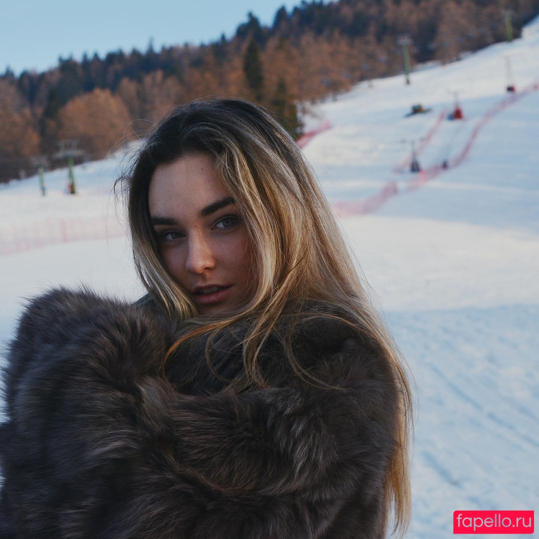 Elena Berri Nude Onlyfans Photo 32