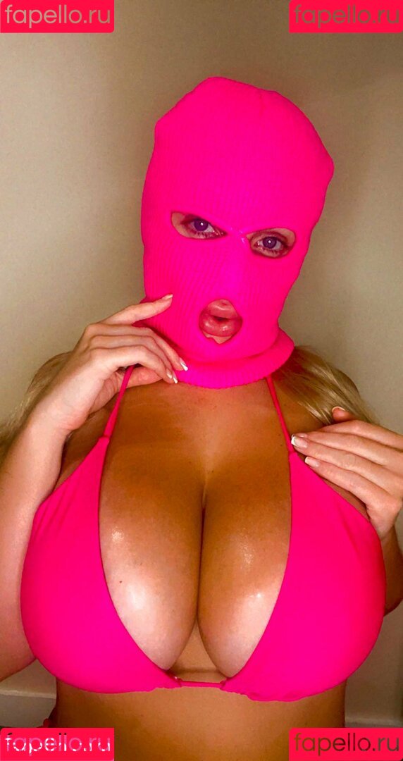 Huge Naturals Nicole Onlyfans Photo Gallery 