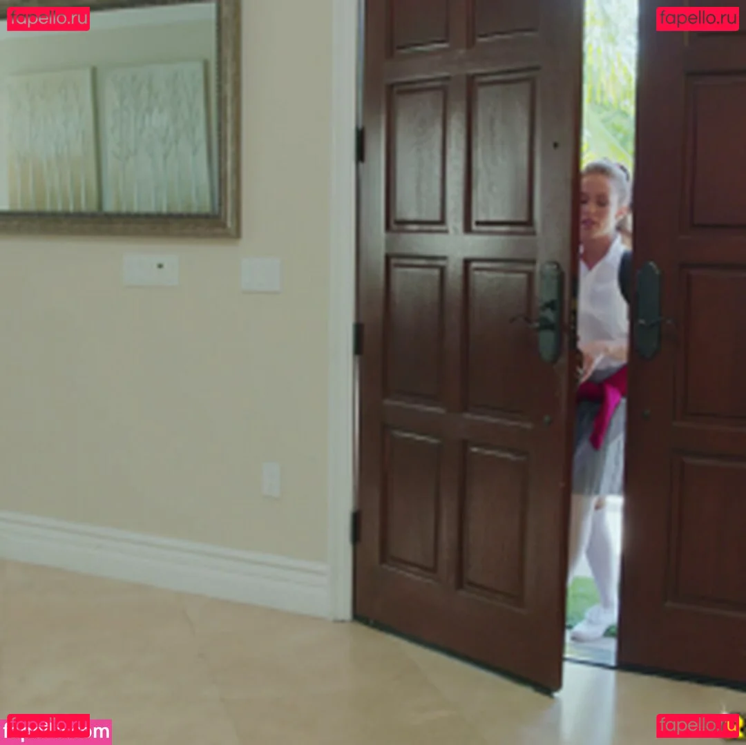 Brett Rossi Onlyfans Photo Gallery 