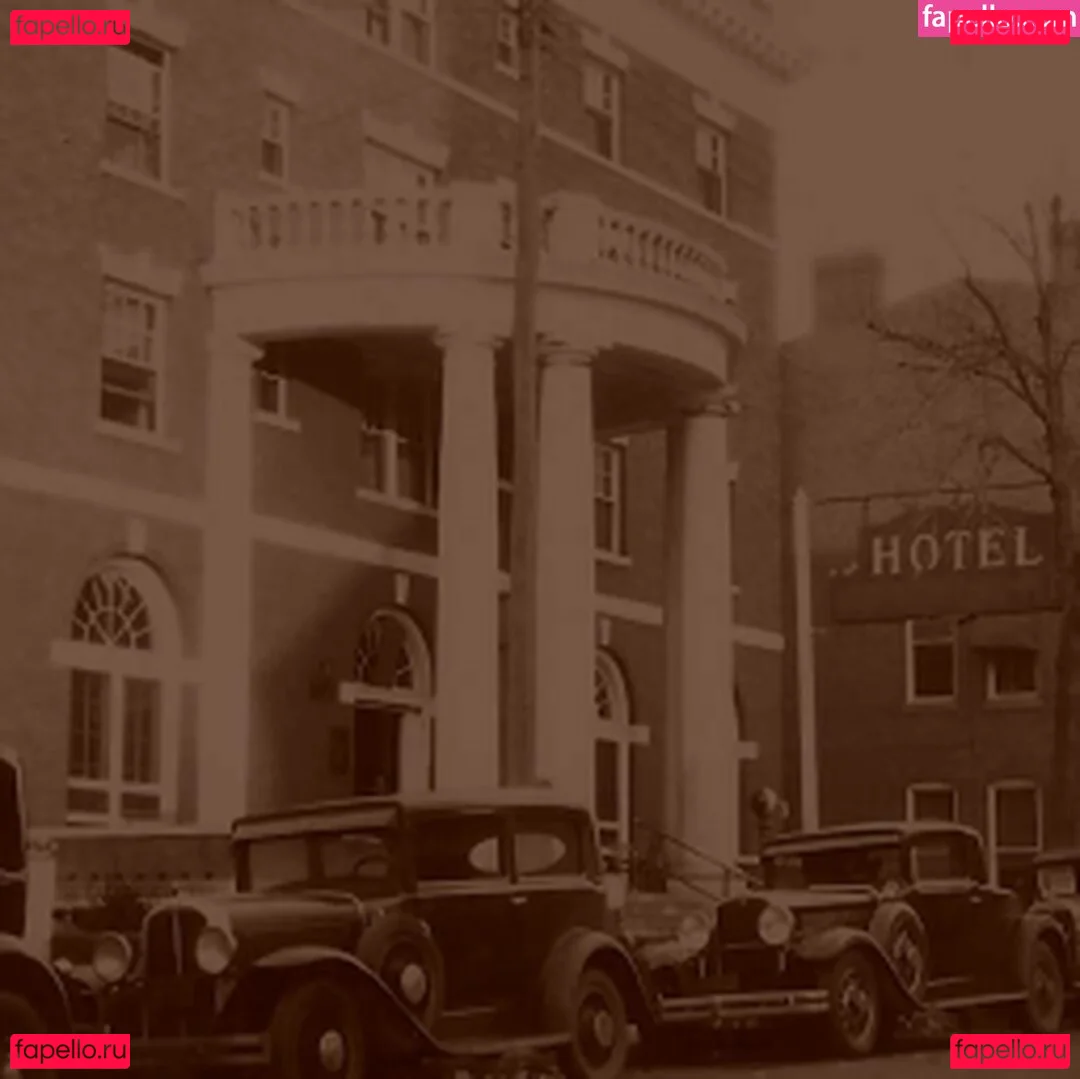 Brett Rossi Onlyfans Photo Gallery 