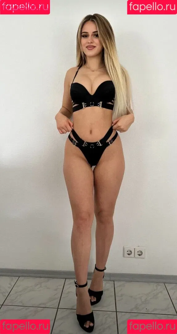cheyennenauert Onlyfans Photo Gallery 