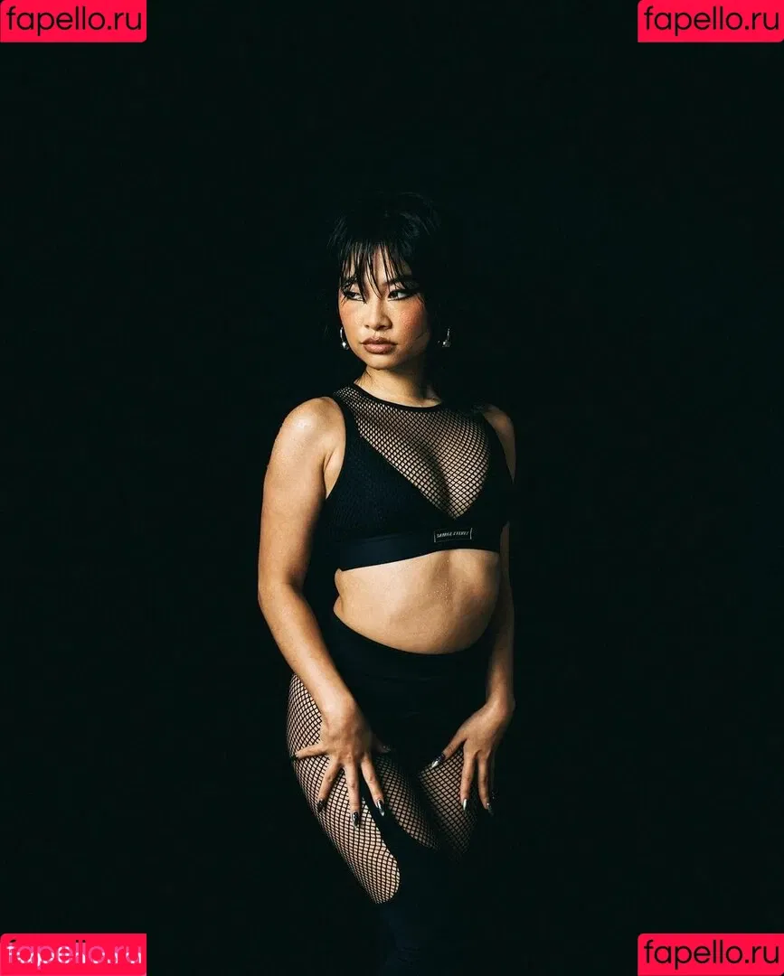 Yu Ling Wu Onlyfans Photo Gallery 