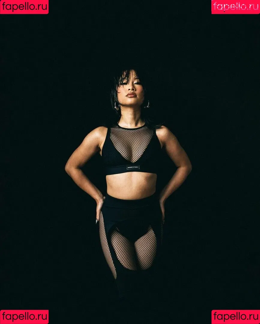 Yu Ling Wu Onlyfans Photo Gallery 