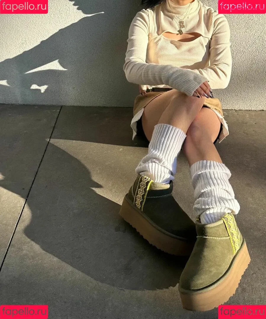 Yu Ling Wu Onlyfans Photo Gallery 