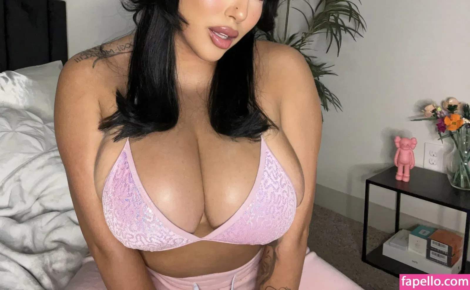 Yu Ling Wu Onlyfans Photo Gallery 