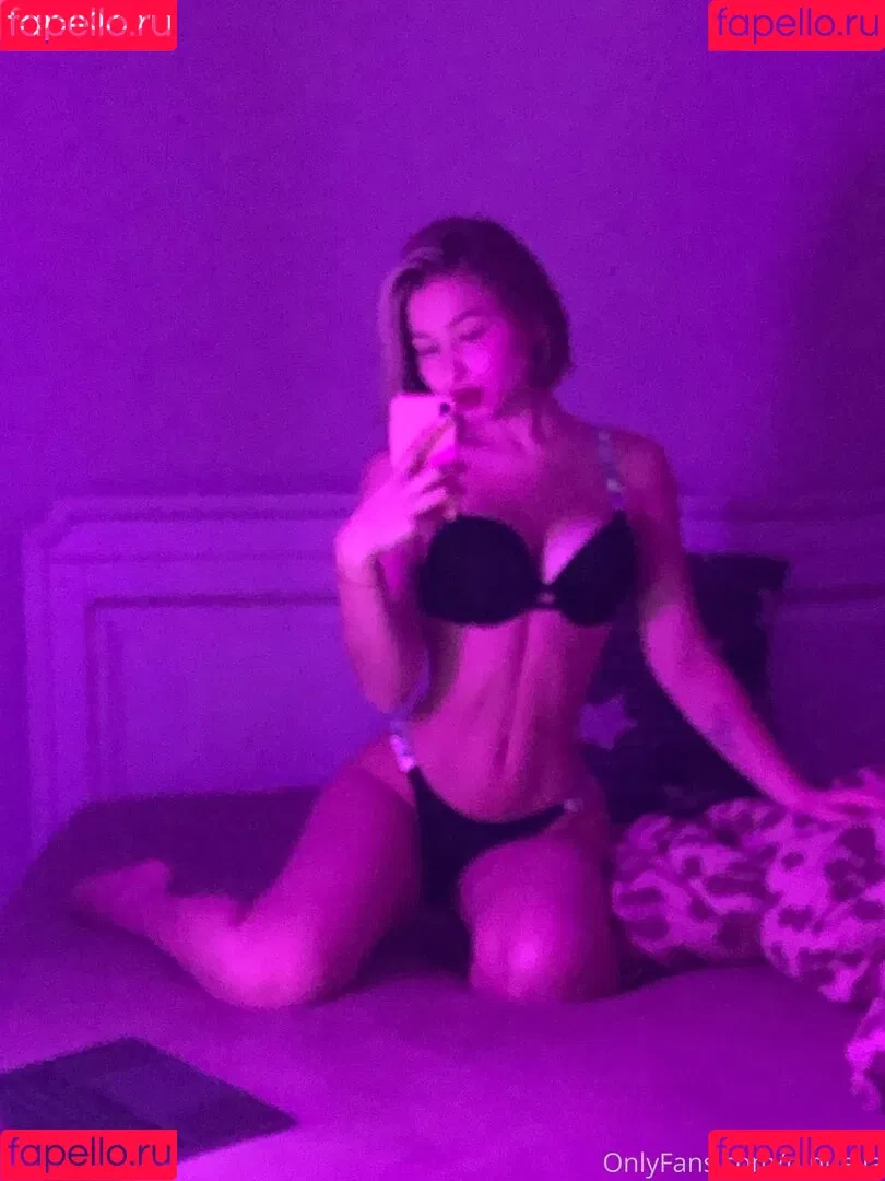 elllleeee Onlyfans Photo Gallery 