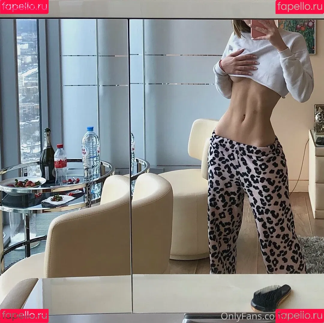 elllleeee Onlyfans Photo Gallery 
