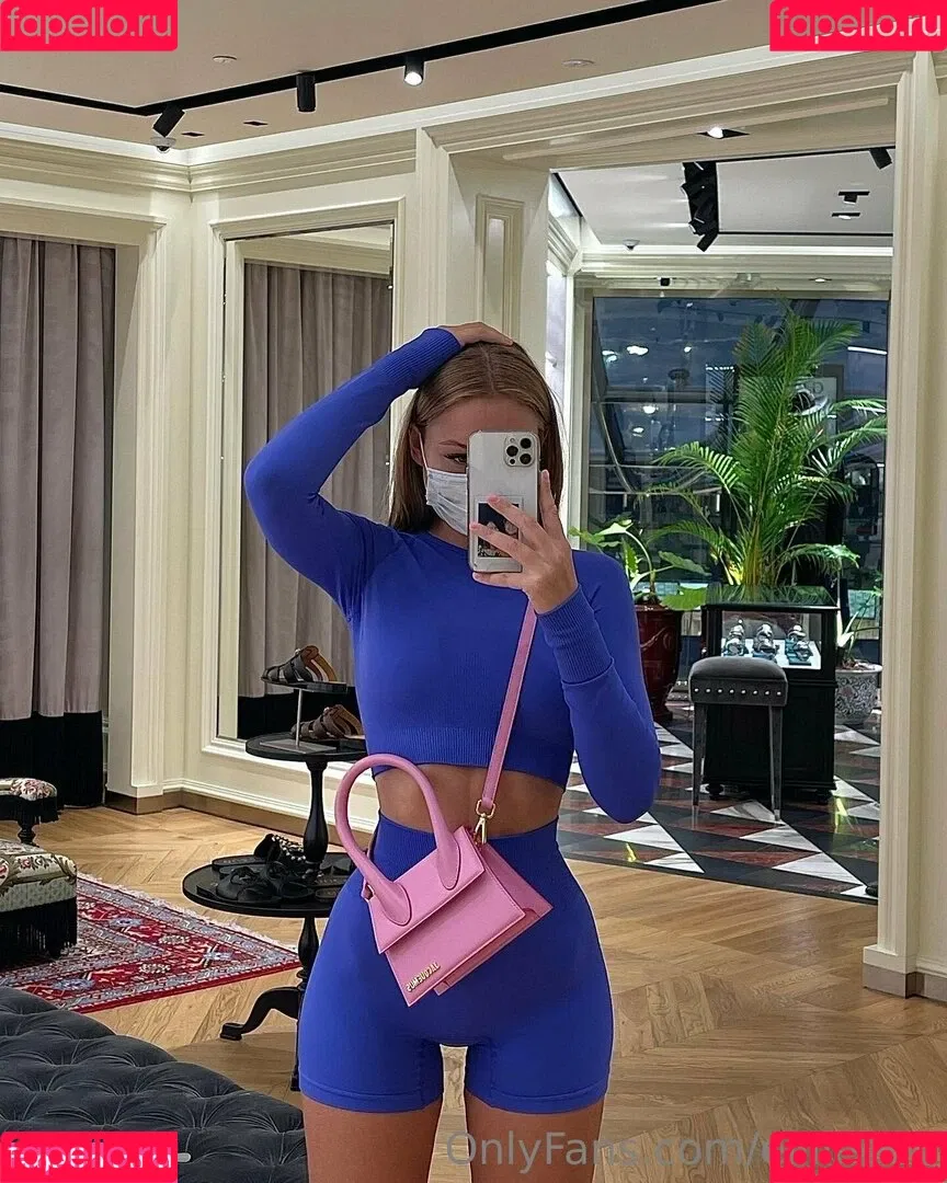 elllleeee Onlyfans Photo Gallery 