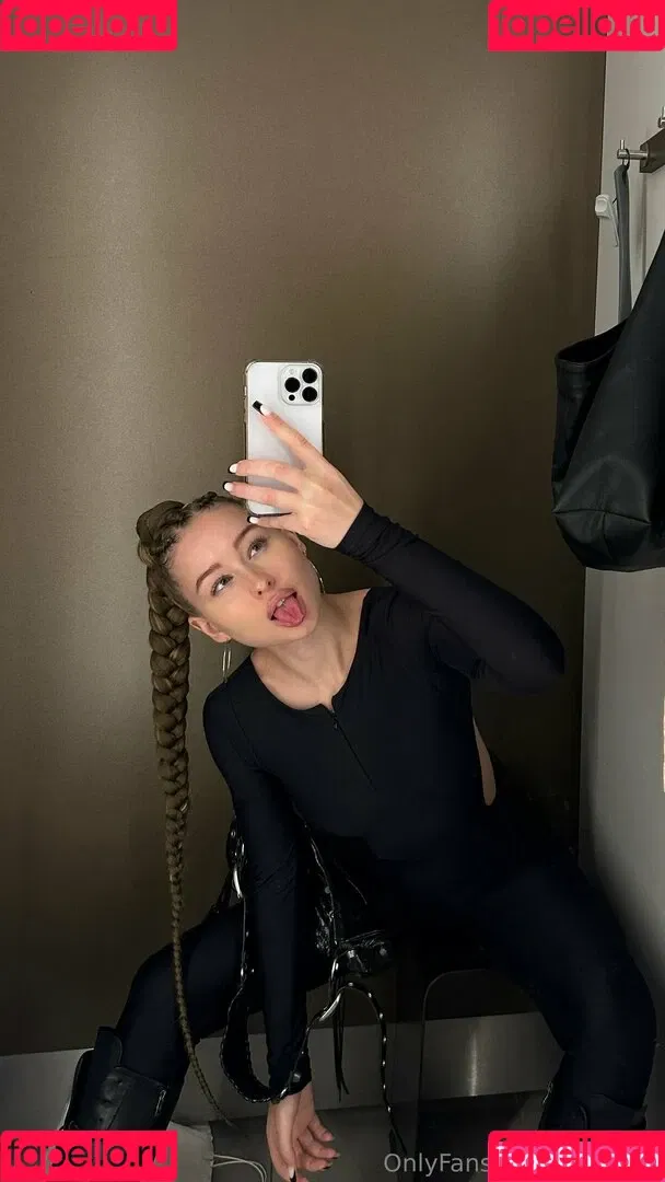 elllleeee Onlyfans Photo Gallery 