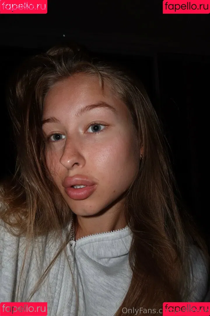 elllleeee Onlyfans Photo Gallery 