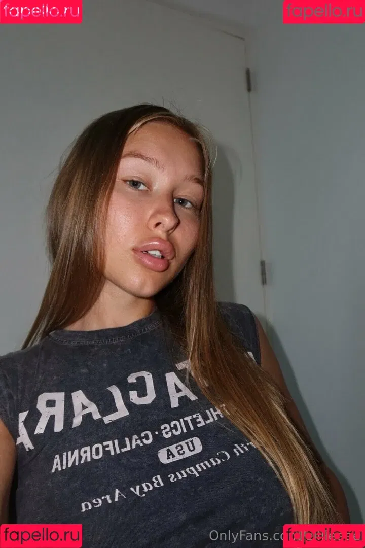 elllleeee Onlyfans Photo Gallery 