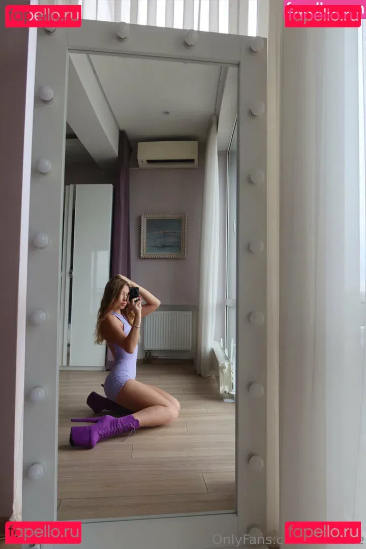 elllleeee Onlyfans Photo Gallery 