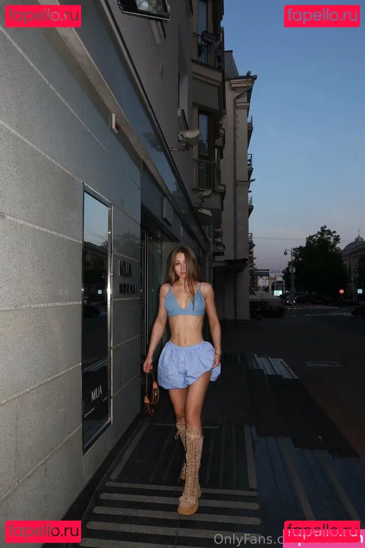 elllleeee Onlyfans Photo Gallery 