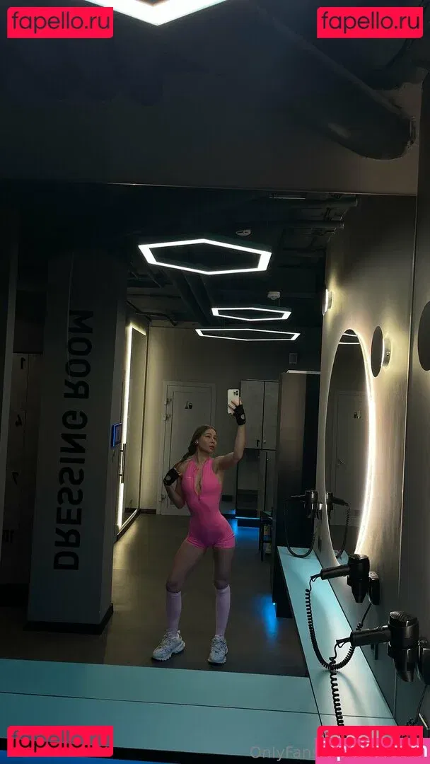 elllleeee Onlyfans Photo Gallery 