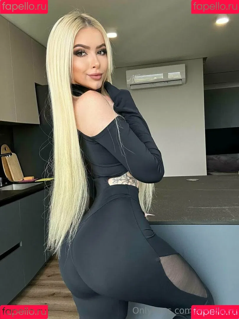kkittyshy Onlyfans Photo Gallery 