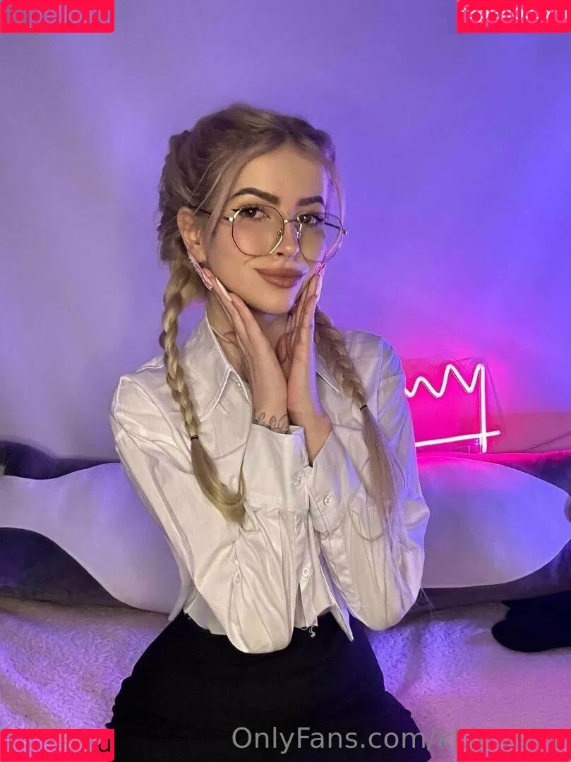 kkittyshy Onlyfans Photo Gallery 