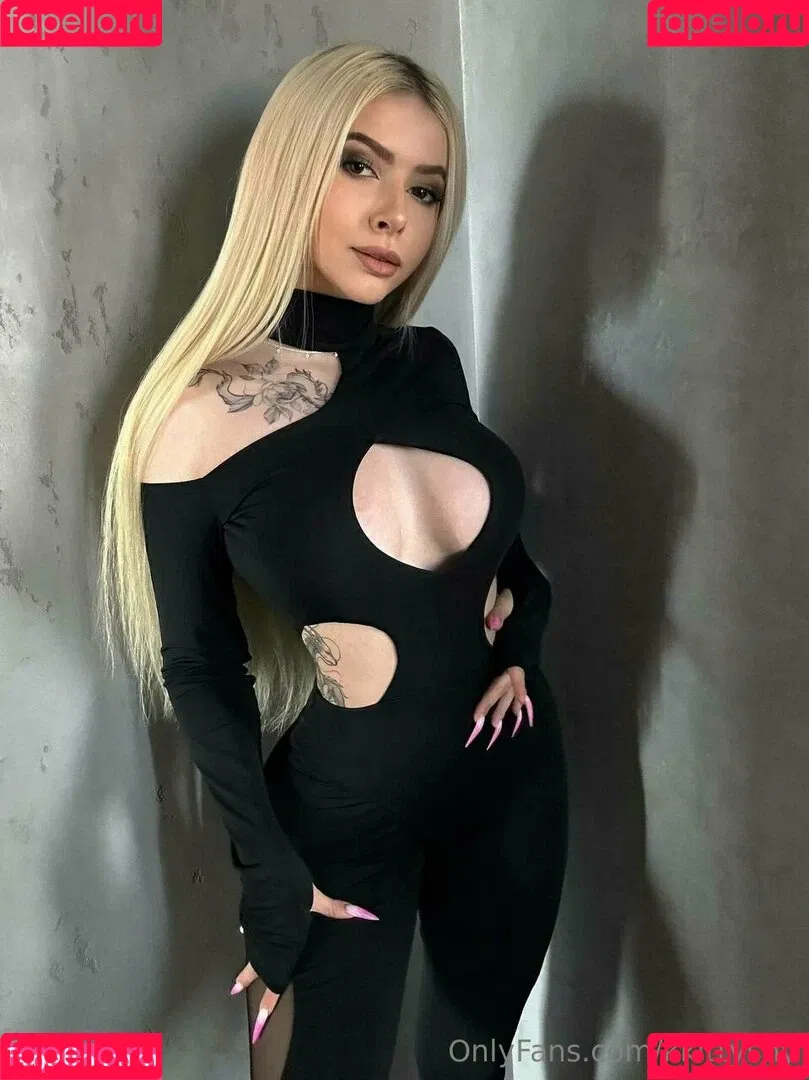 kkittyshy Onlyfans Photo Gallery 
