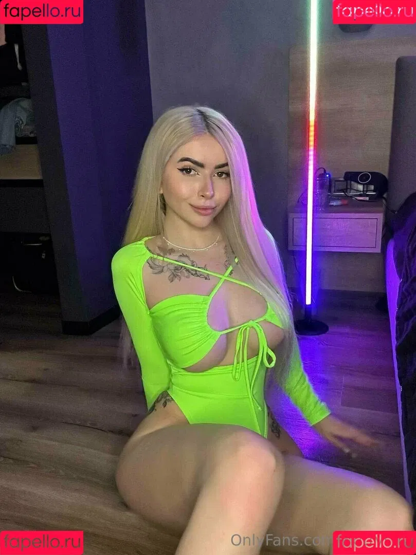 kkittyshy Onlyfans Photo Gallery 