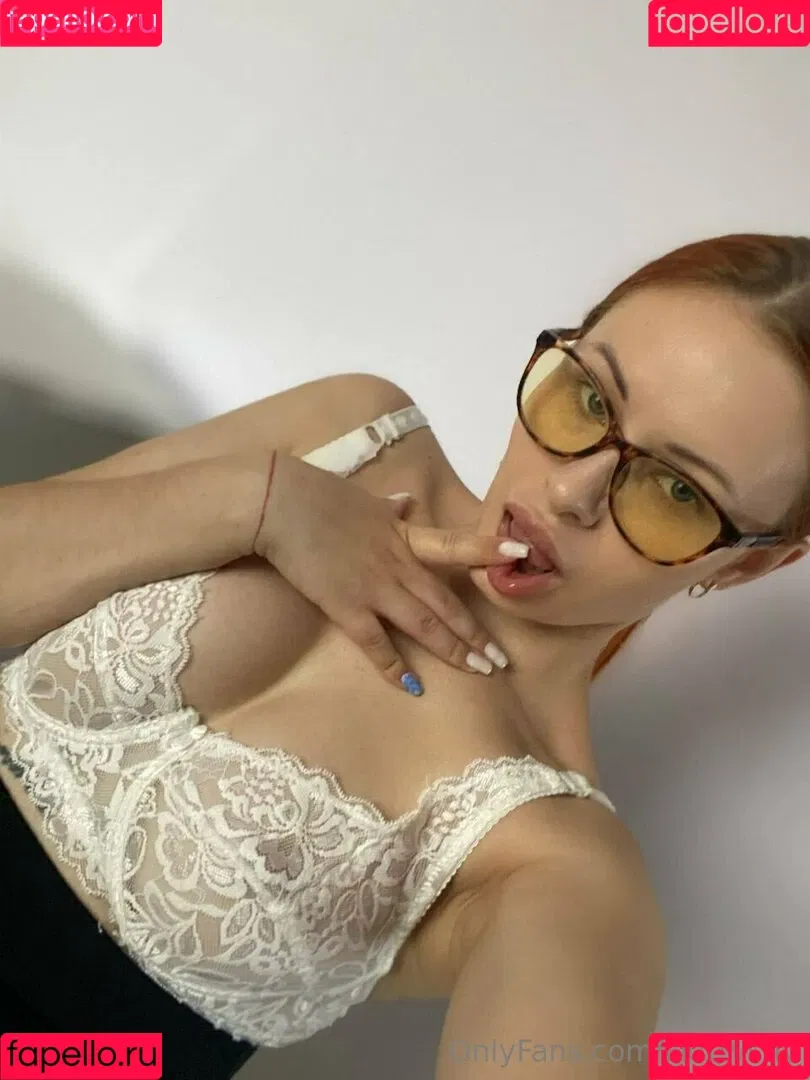 kkittyshy Onlyfans Photo Gallery 
