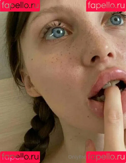 kkittyshy Onlyfans Photo Gallery 