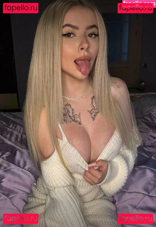 kkittyshy Onlyfans Photo Gallery 