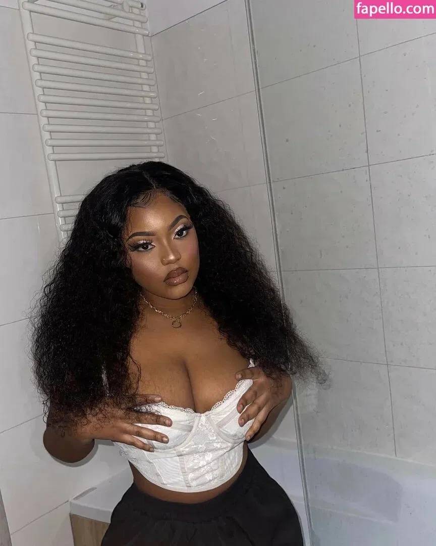 iamtawanaa Onlyfans Photo Gallery 