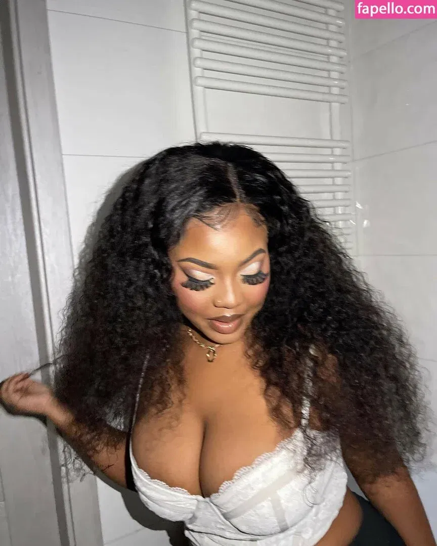 iamtawanaa Onlyfans Photo Gallery 